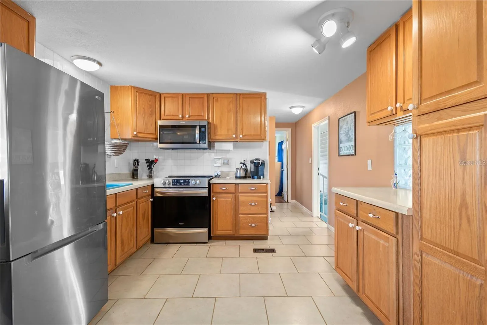 1332 SANDERLING DR