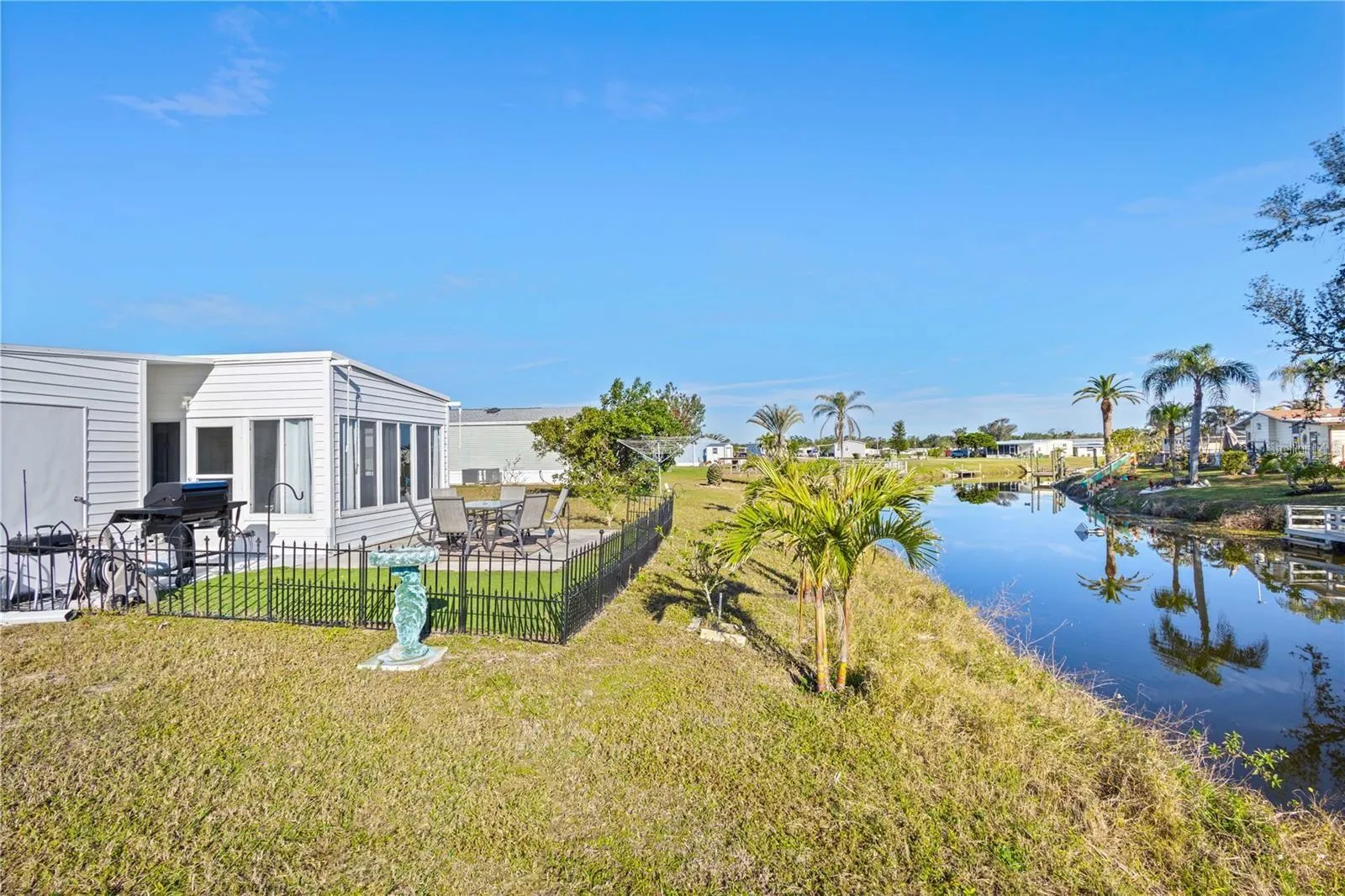 1332 SANDERLING DR
