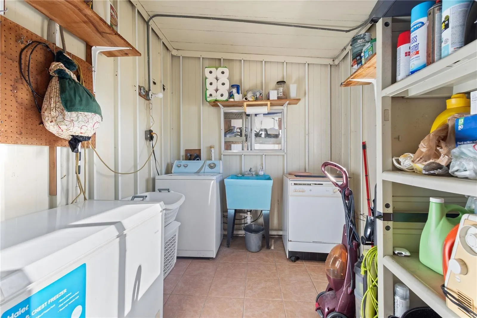 1332 SANDERLING DR