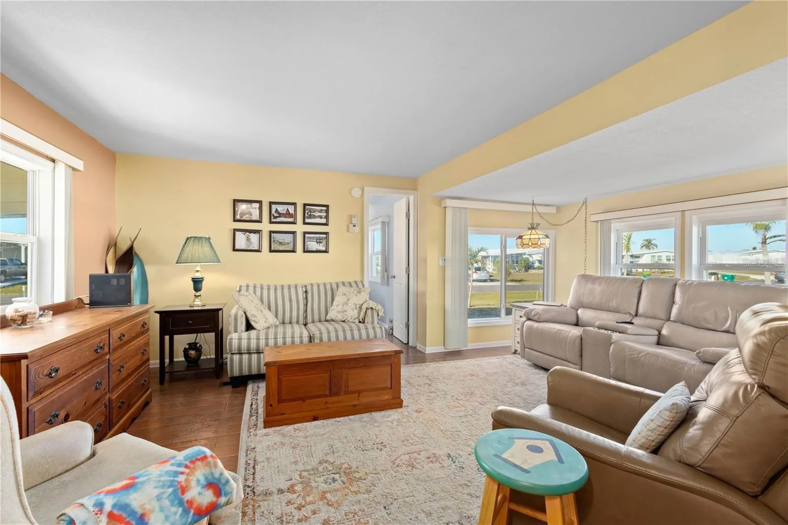 1332 SANDERLING DR