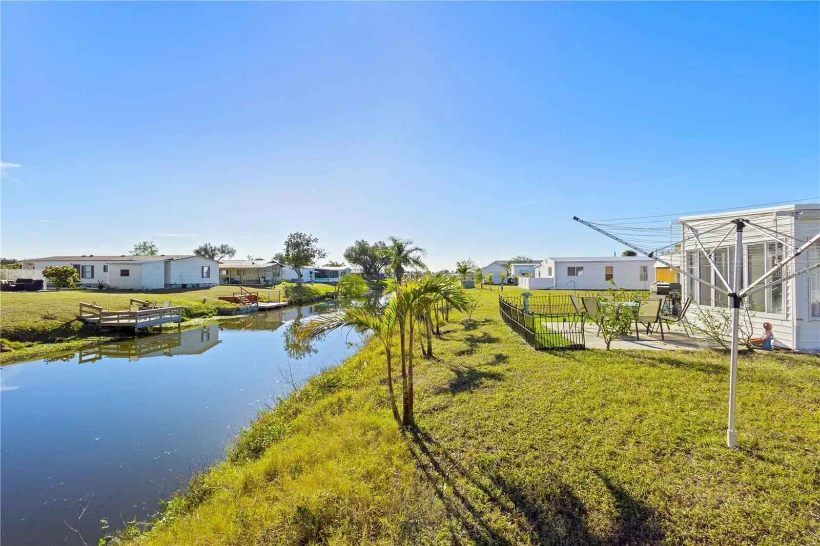 1332 SANDERLING DR
