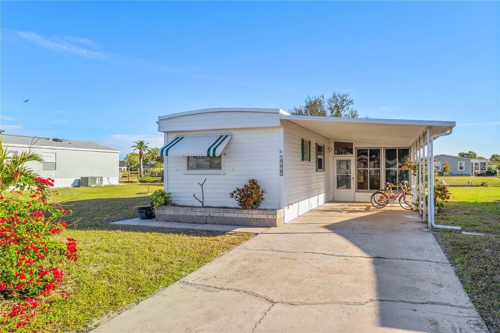 1332 SANDERLING DR