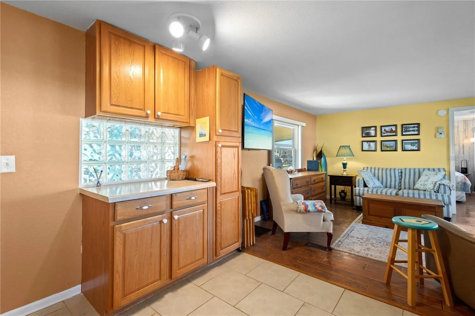 1332 SANDERLING DR
