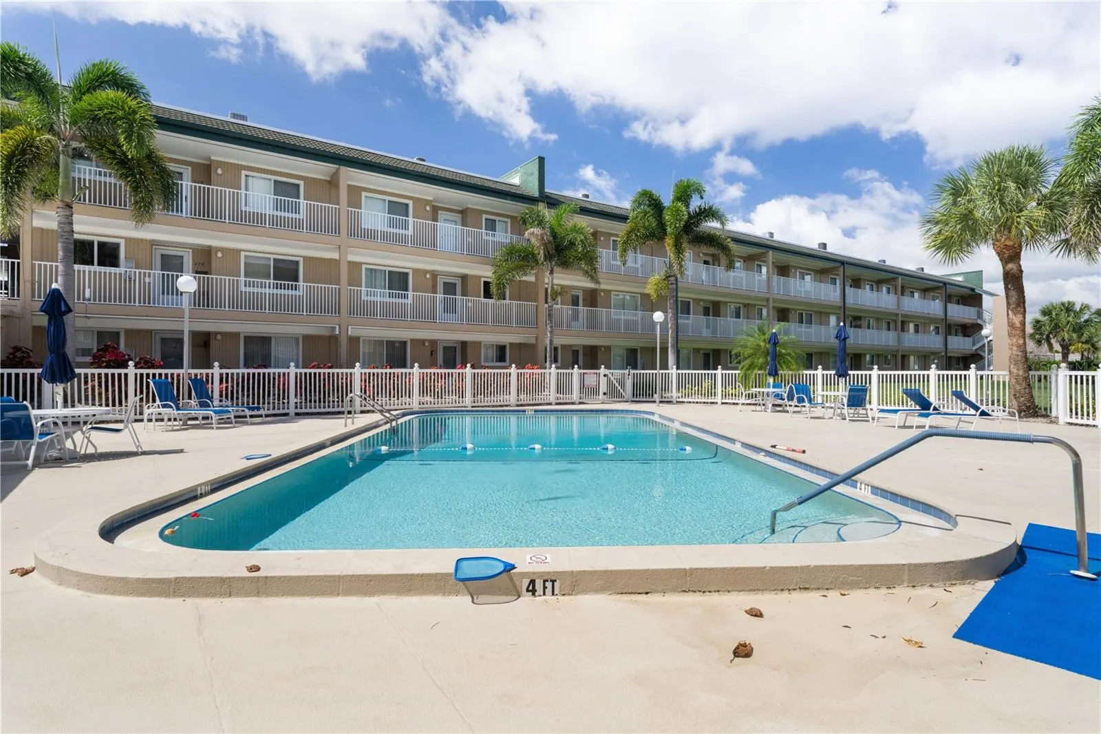 150 HARBORSIDE AVE #313, #313