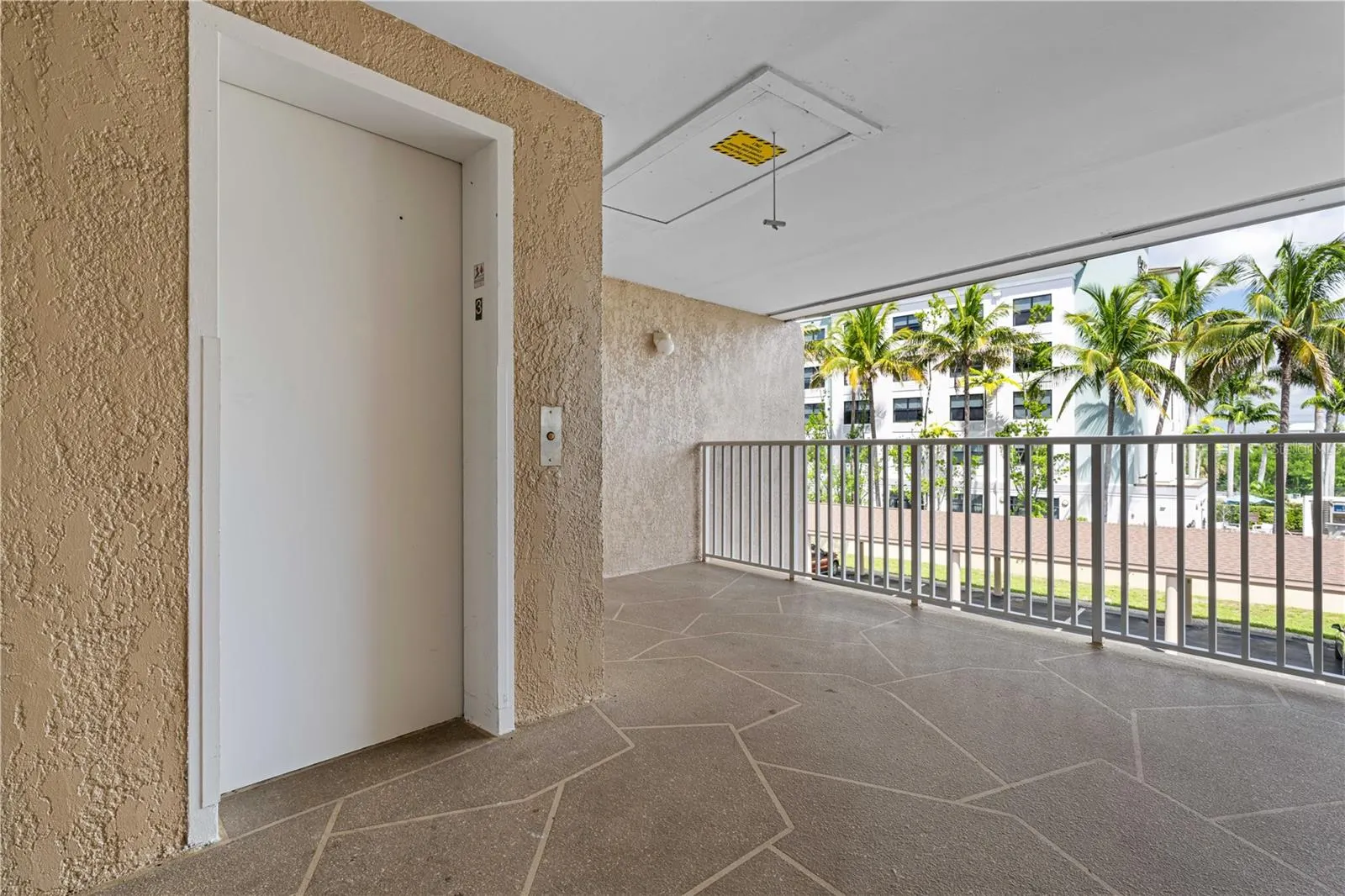 150 HARBORSIDE AVE #313, #313