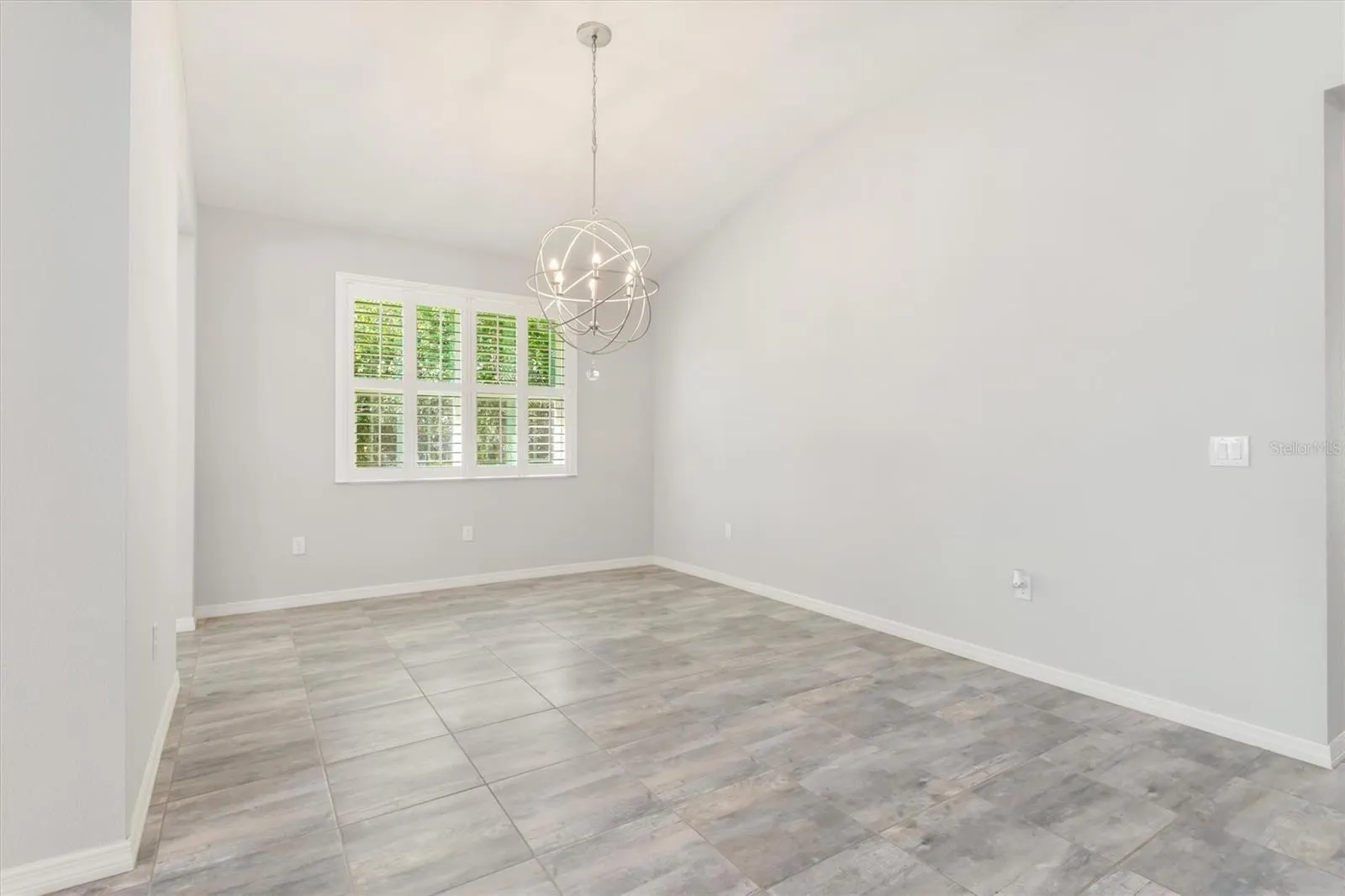10225 ACORN TRL