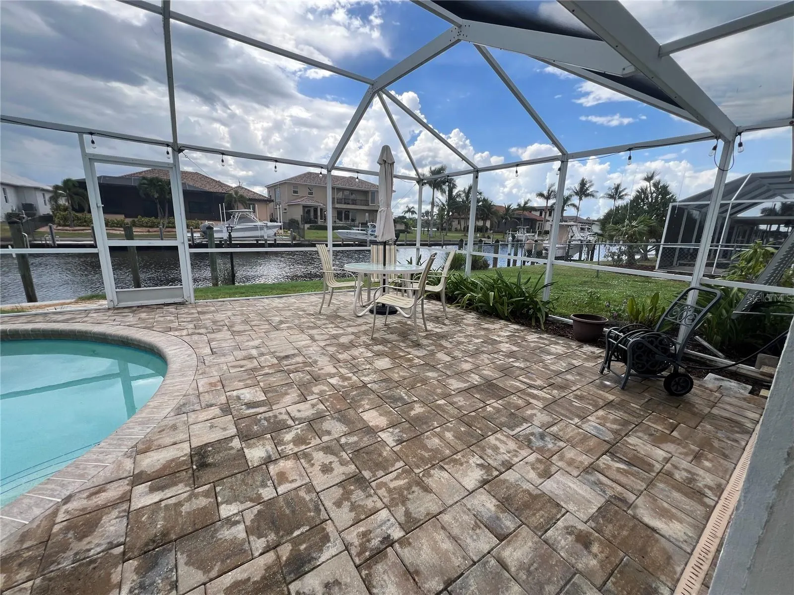 2821 CORAL WAY