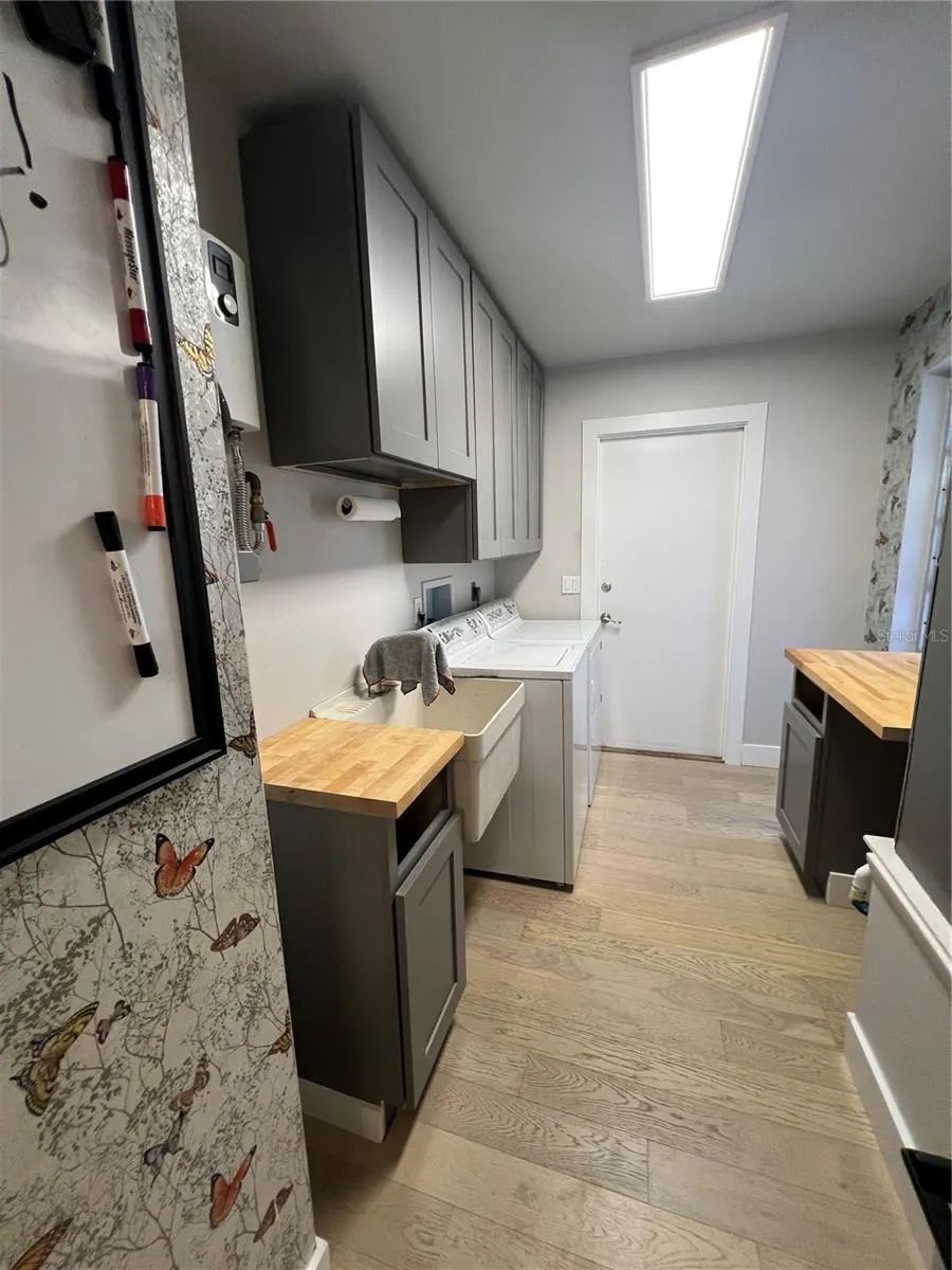 2821 CORAL WAY