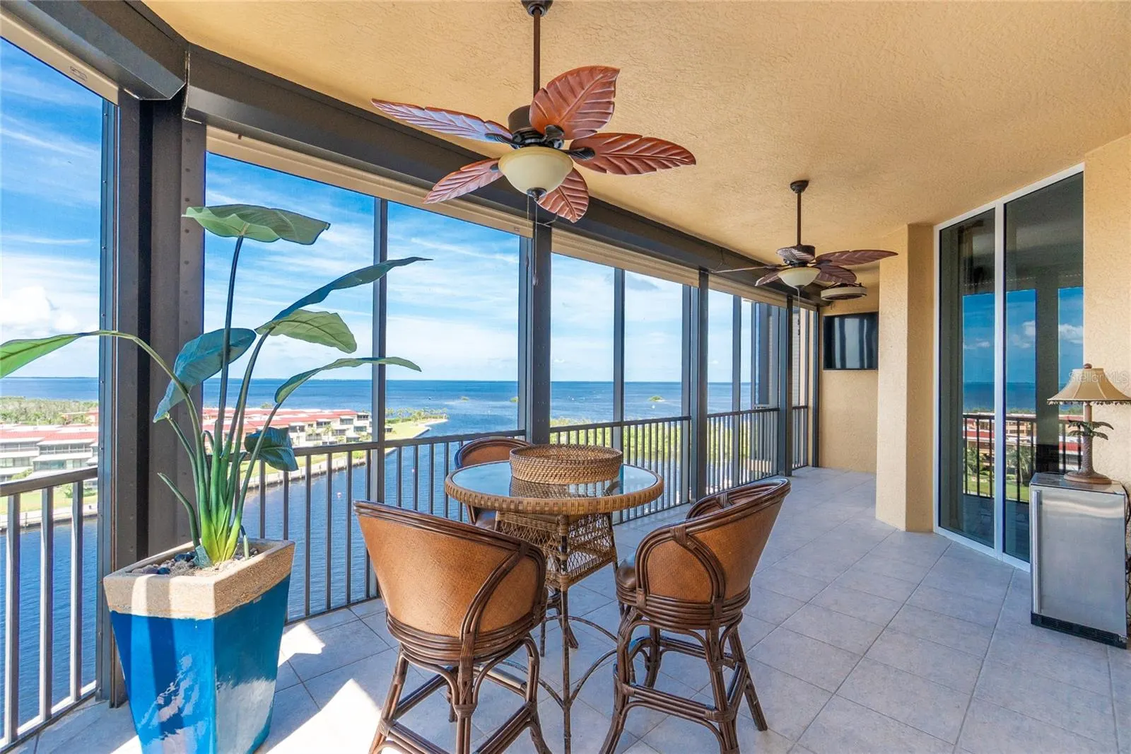 3313 SUNSET KEY CIR #701, #701