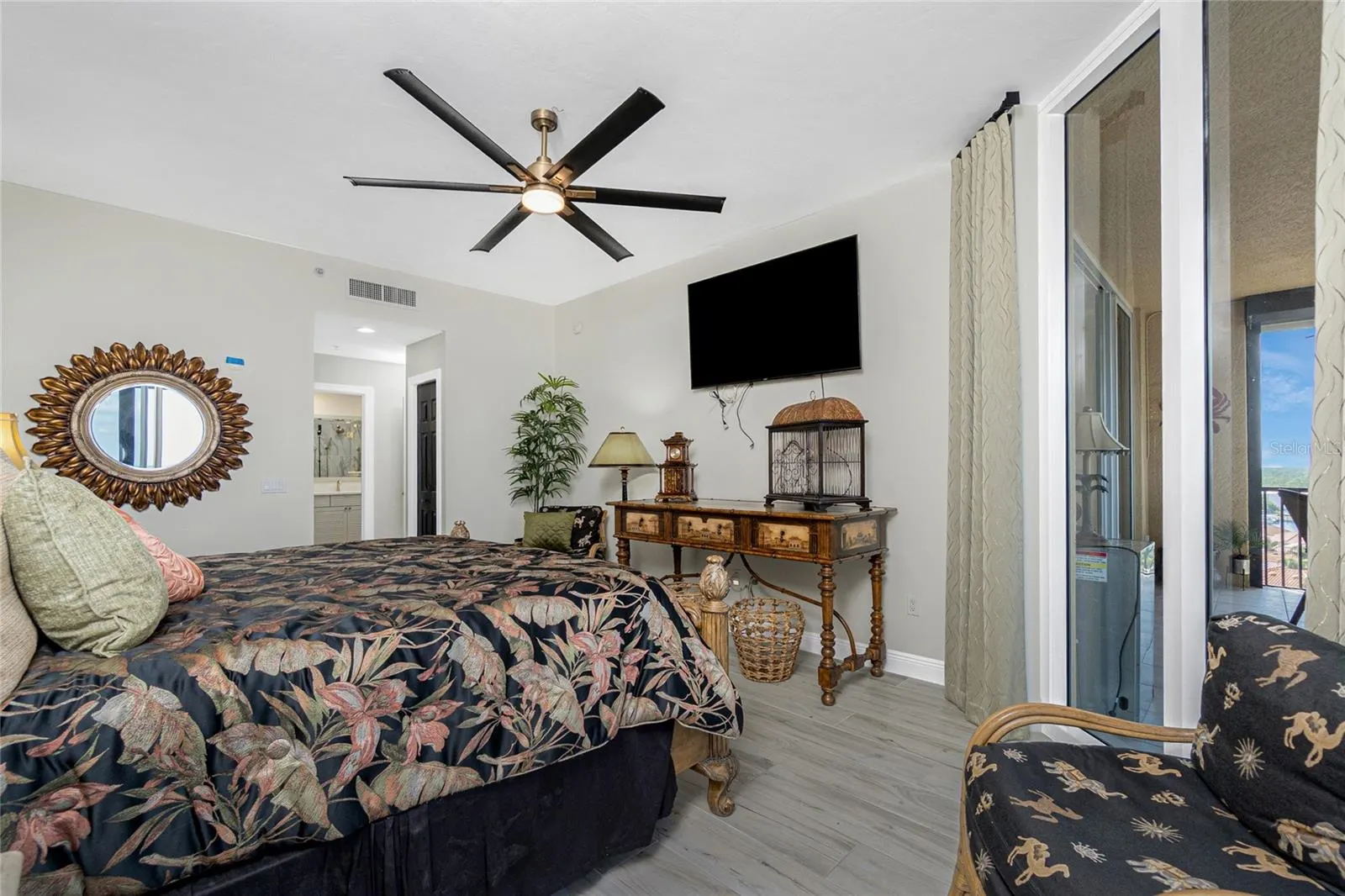 3313 SUNSET KEY CIR #701, #701