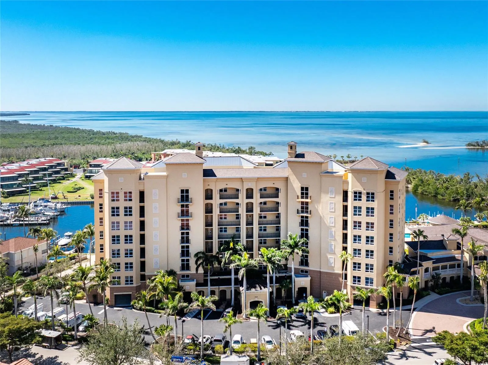 3313 SUNSET KEY CIR #701, #701