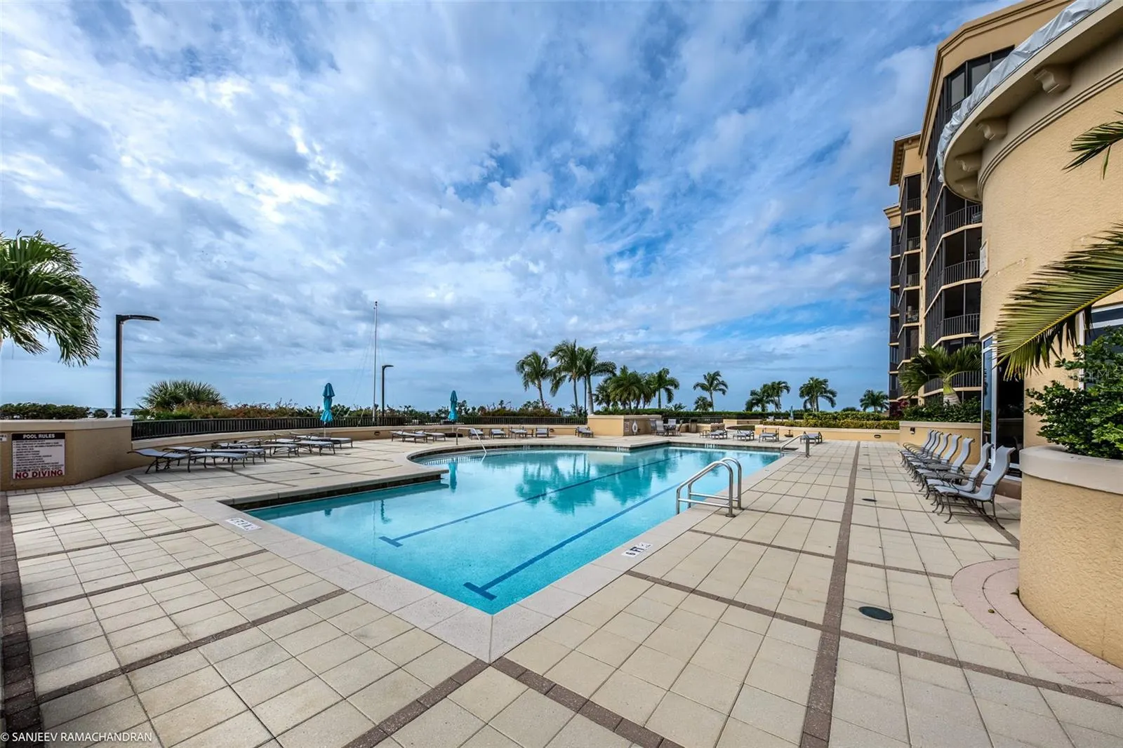 3313 SUNSET KEY CIR #701, #701