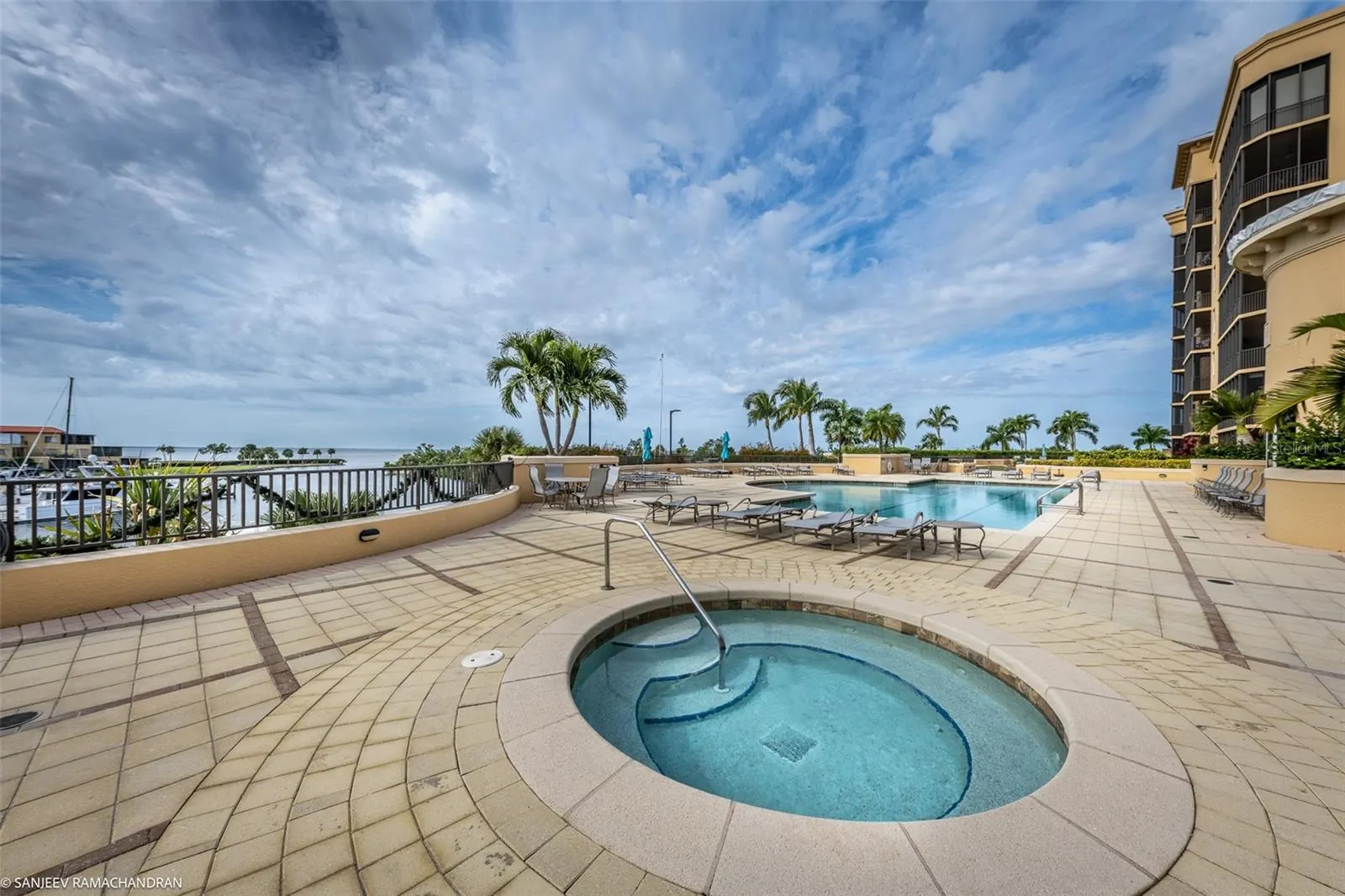 3313 SUNSET KEY CIR #701, #701
