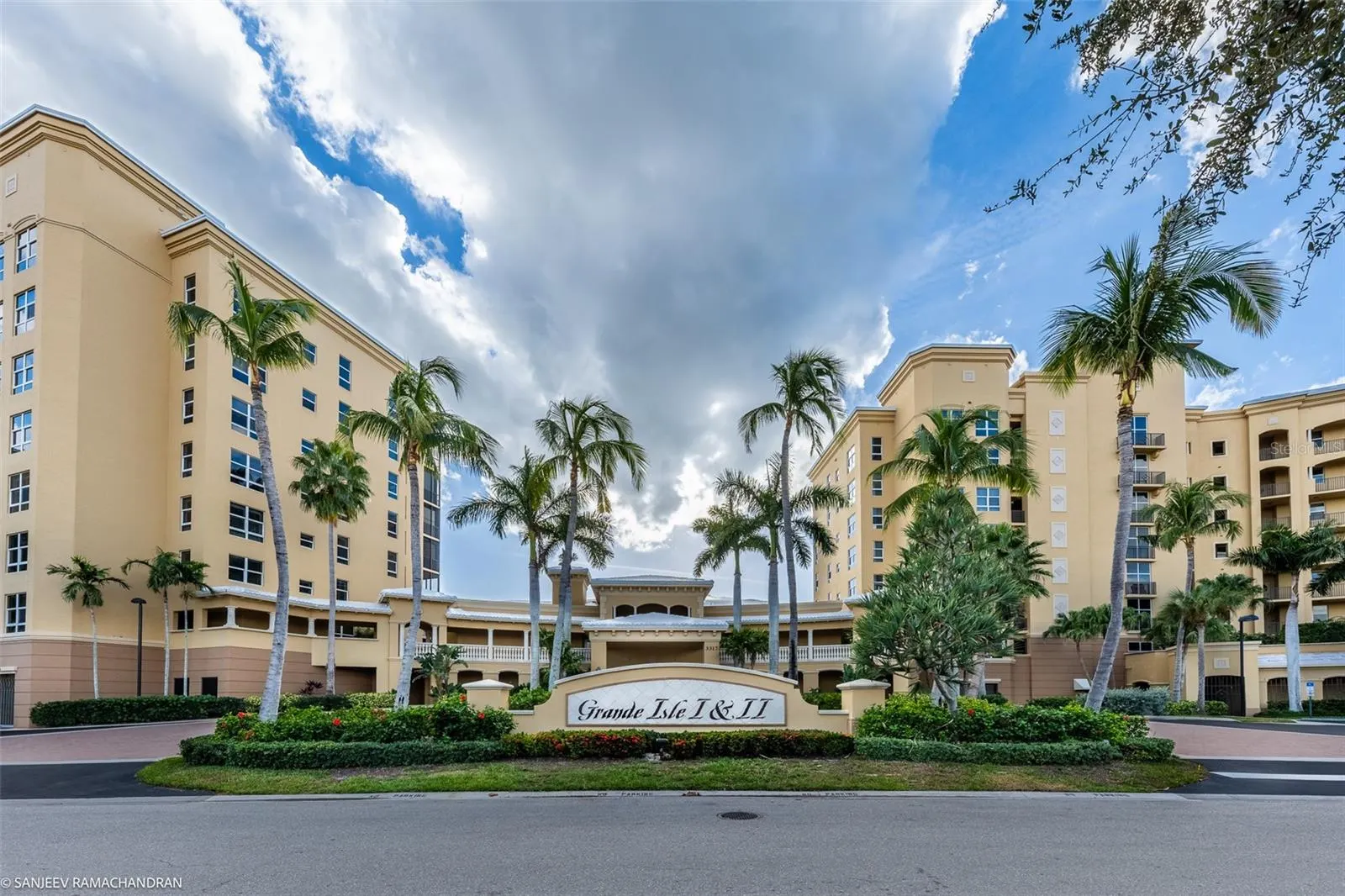 3313 SUNSET KEY CIR #701, #701