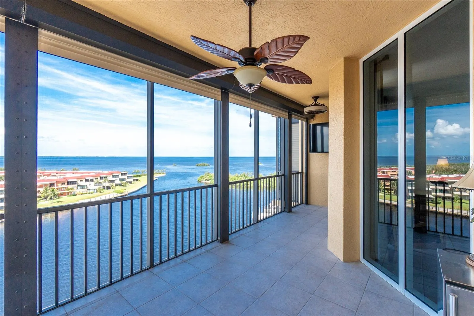 3313 SUNSET KEY CIR #701, #701