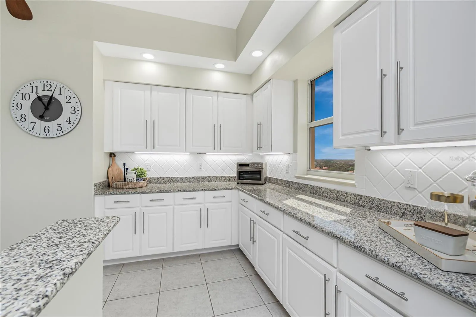 3313 SUNSET KEY CIR #701, #701