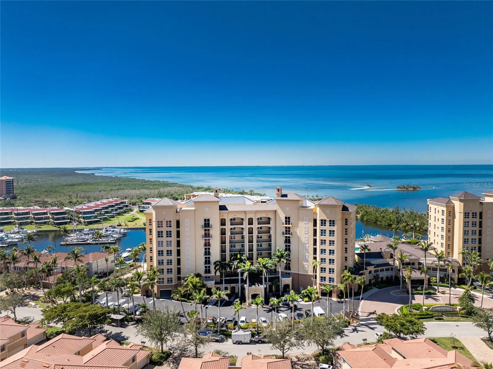 3313 SUNSET KEY CIR #701, #701