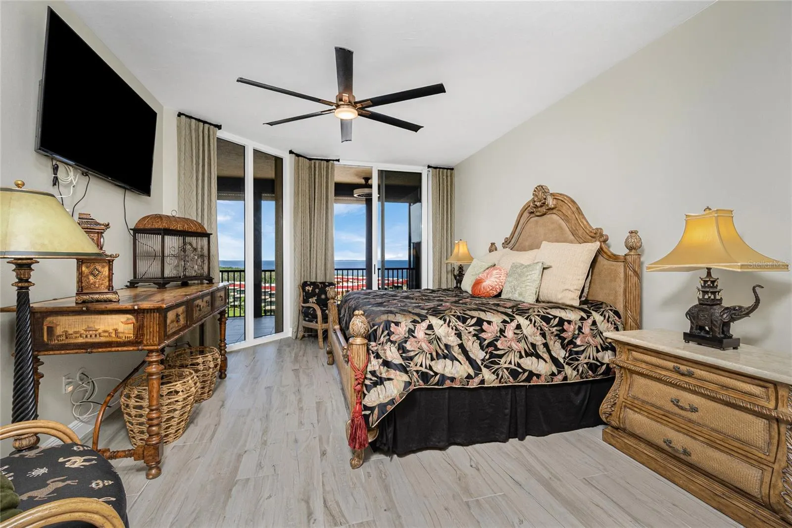3313 SUNSET KEY CIR #701, #701