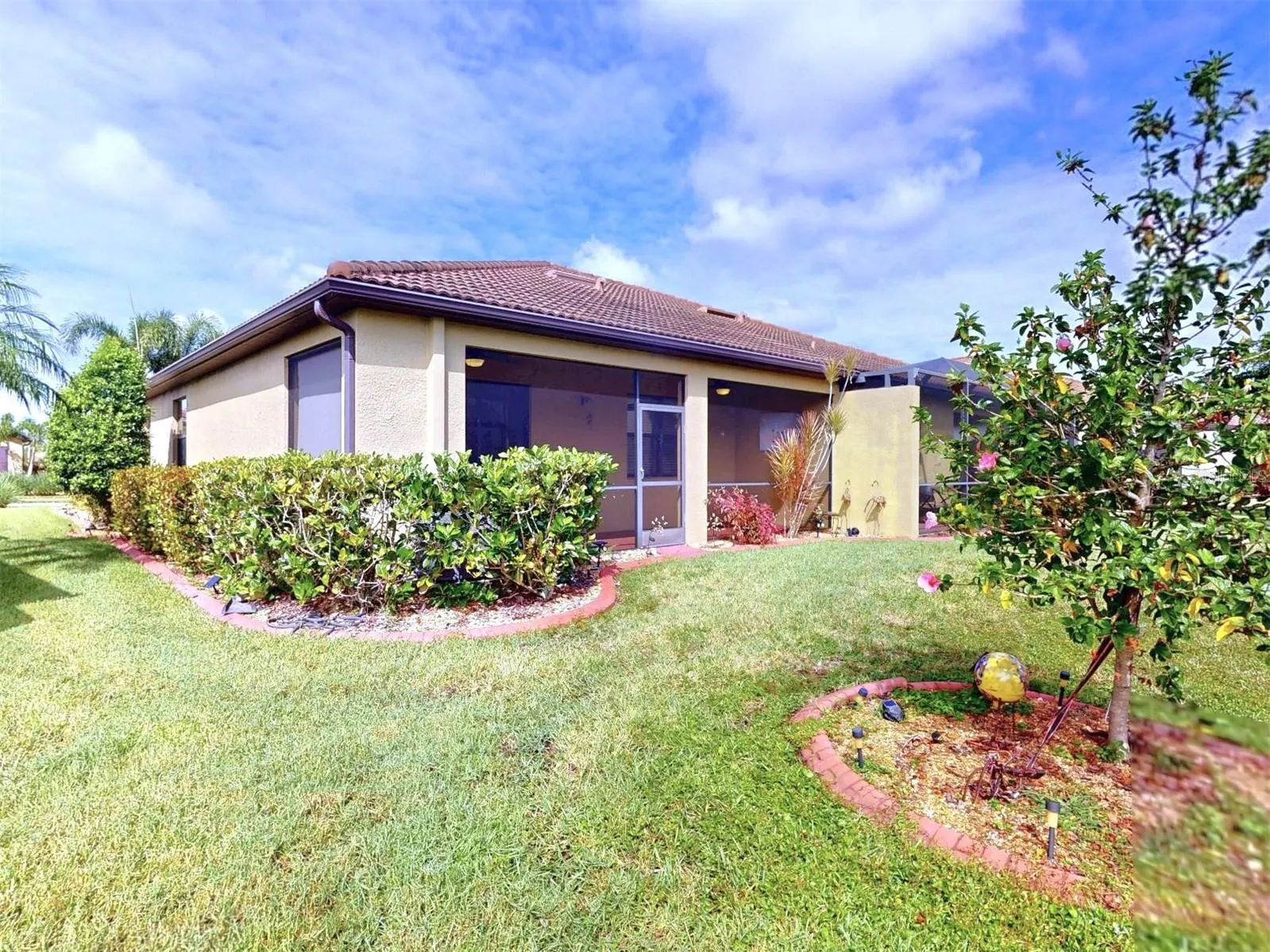 2444 DAISY DR