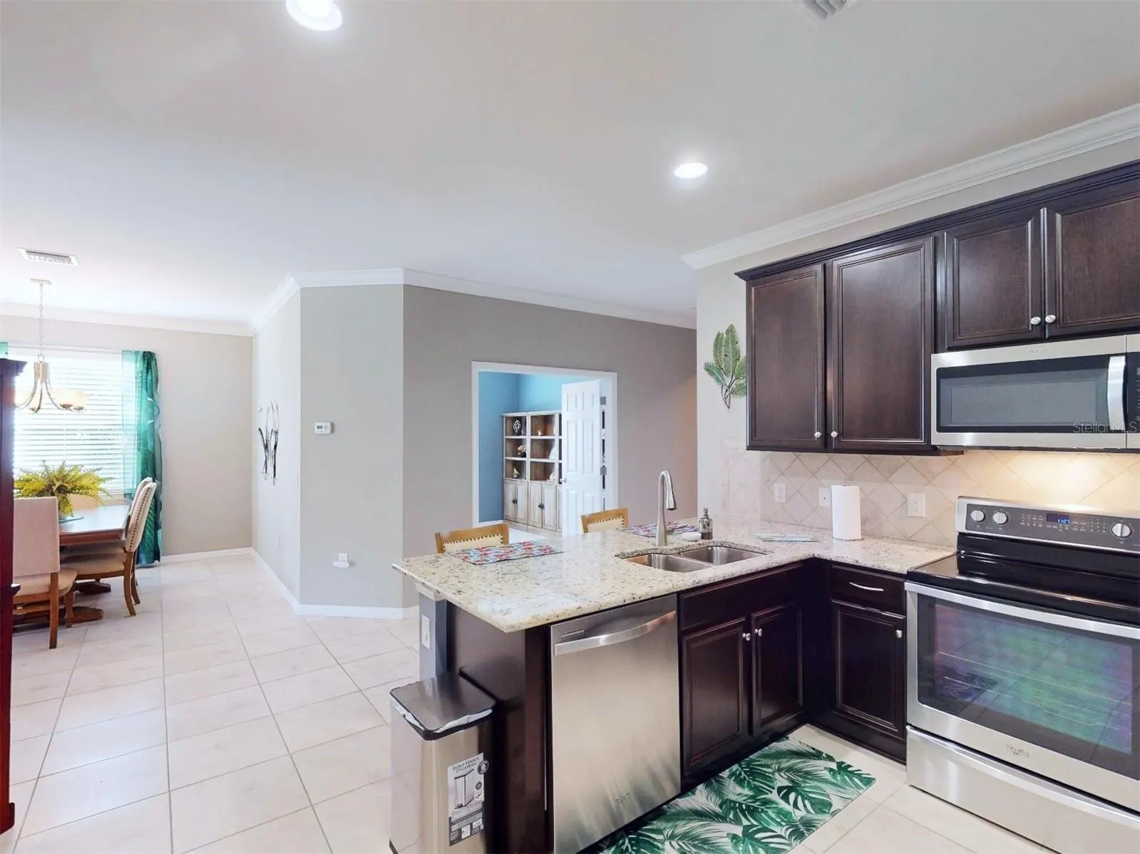 2444 DAISY DR
