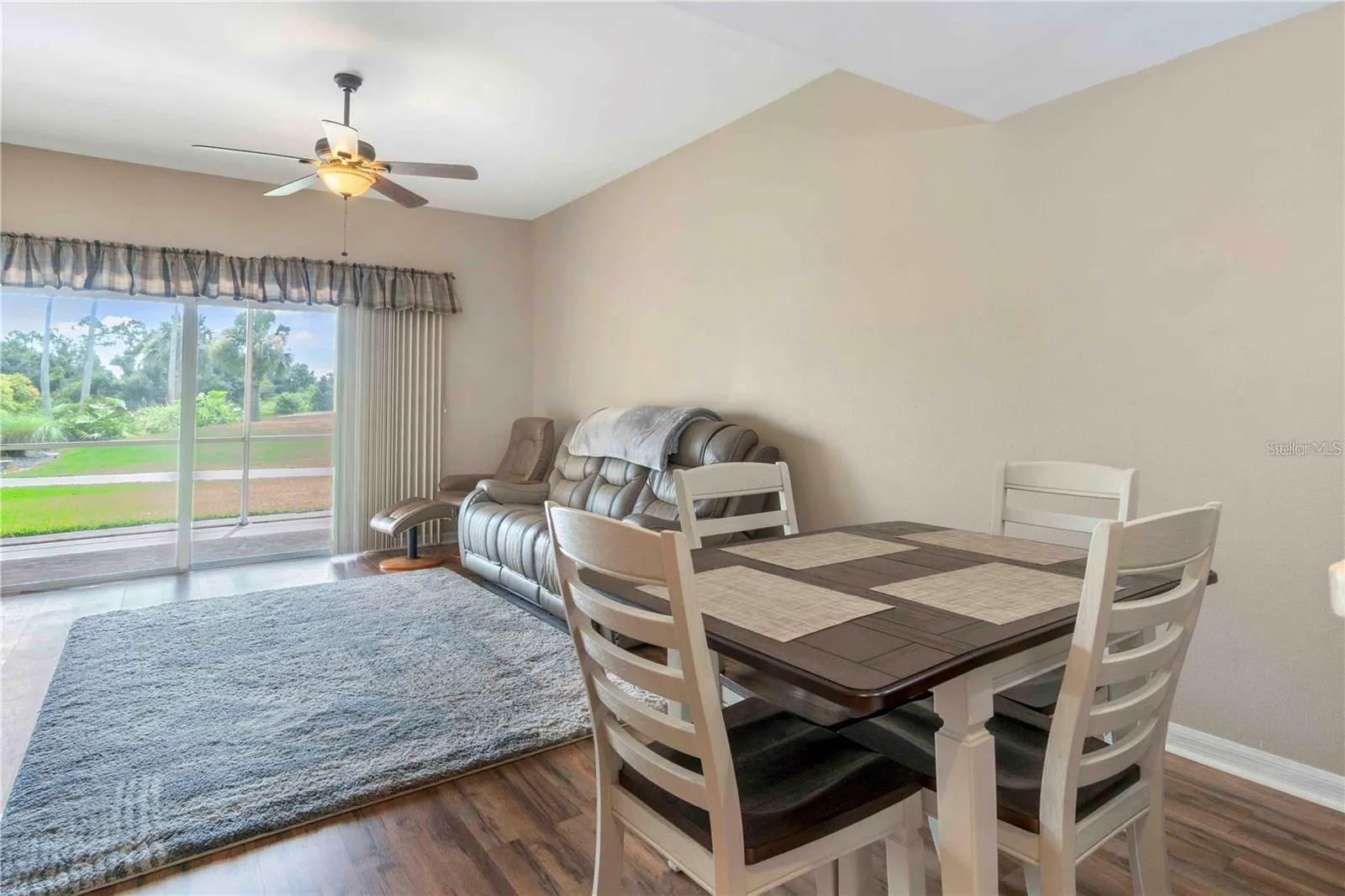 1186 RIO DE JANEIRO AVE #104, #104