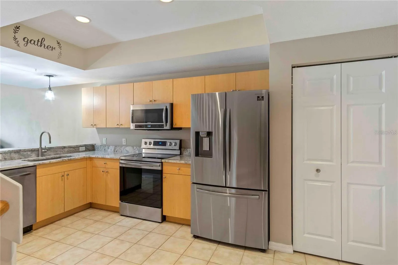 1186 RIO DE JANEIRO AVE #104, #104