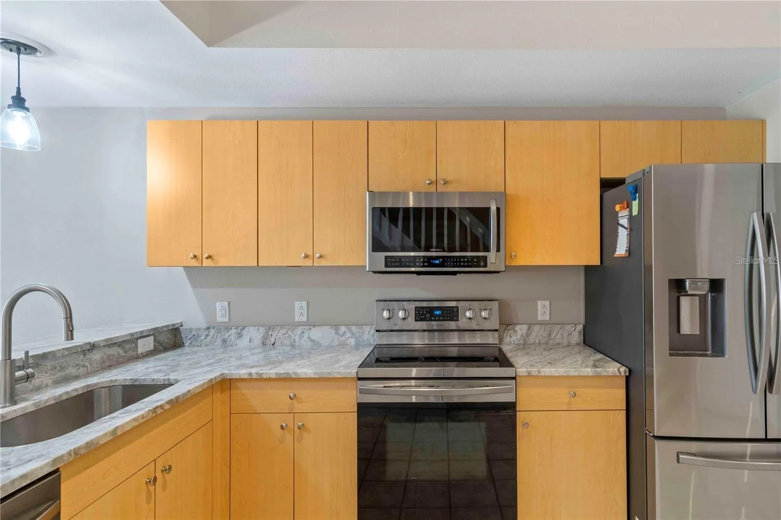 1186 RIO DE JANEIRO AVE #104, #104