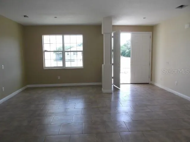 497 MACARTHUR DR
