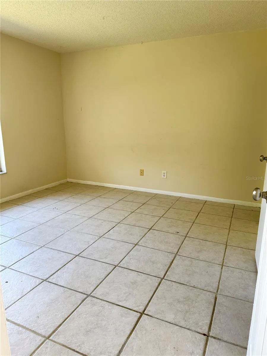 11216 PENDLETON AVE #B, #B