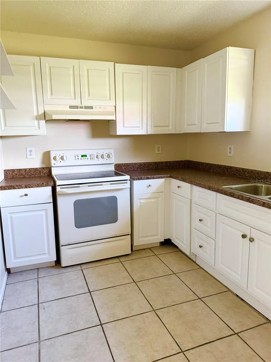 11216 PENDLETON AVE #B, #B