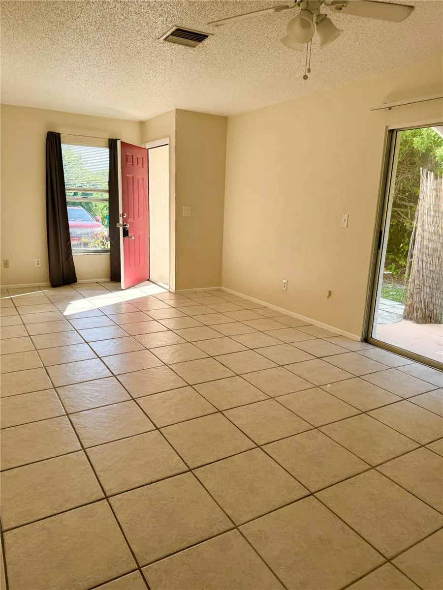 11216 PENDLETON AVE #B, #B