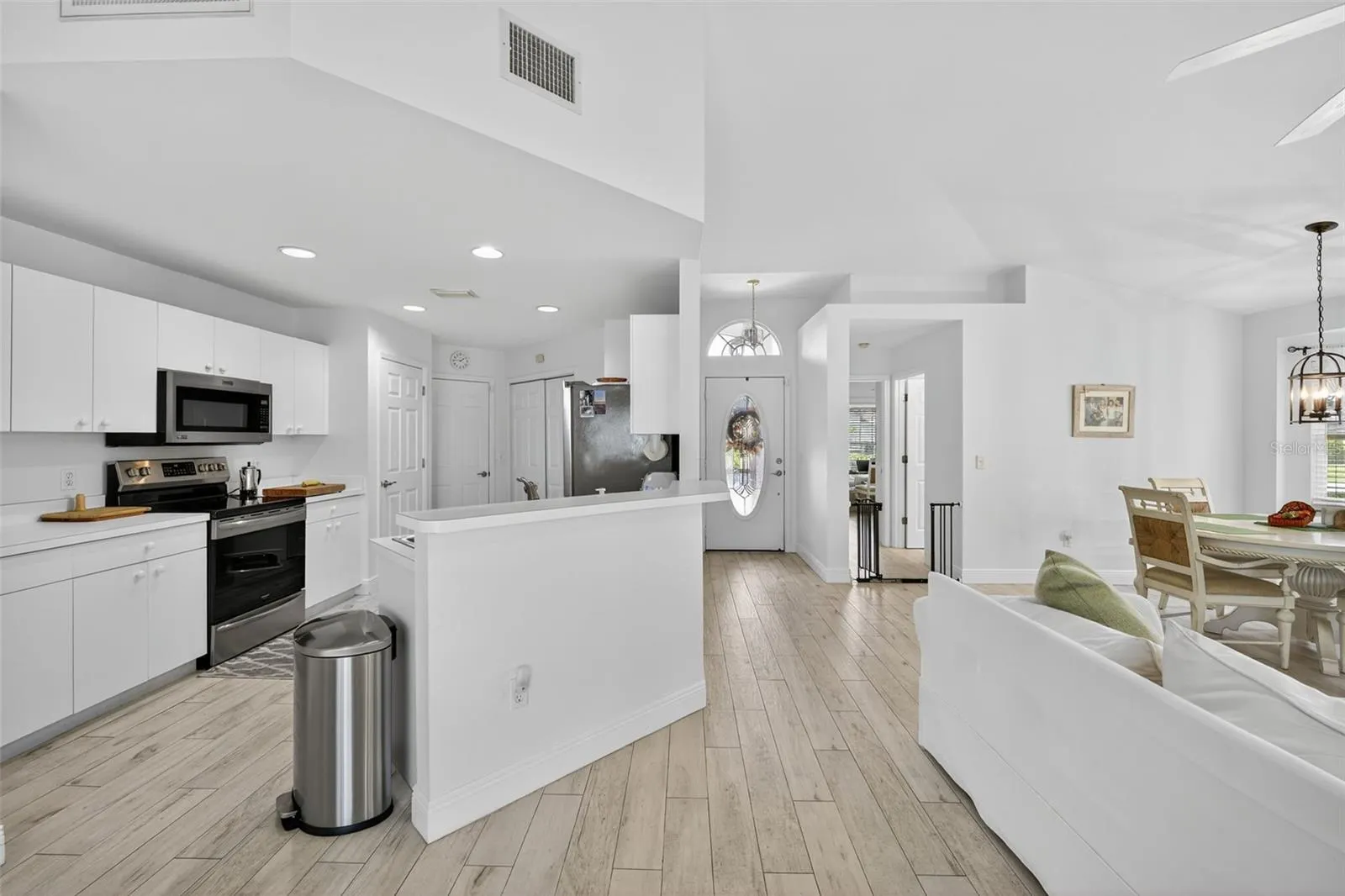 2070 KING TARPON DR