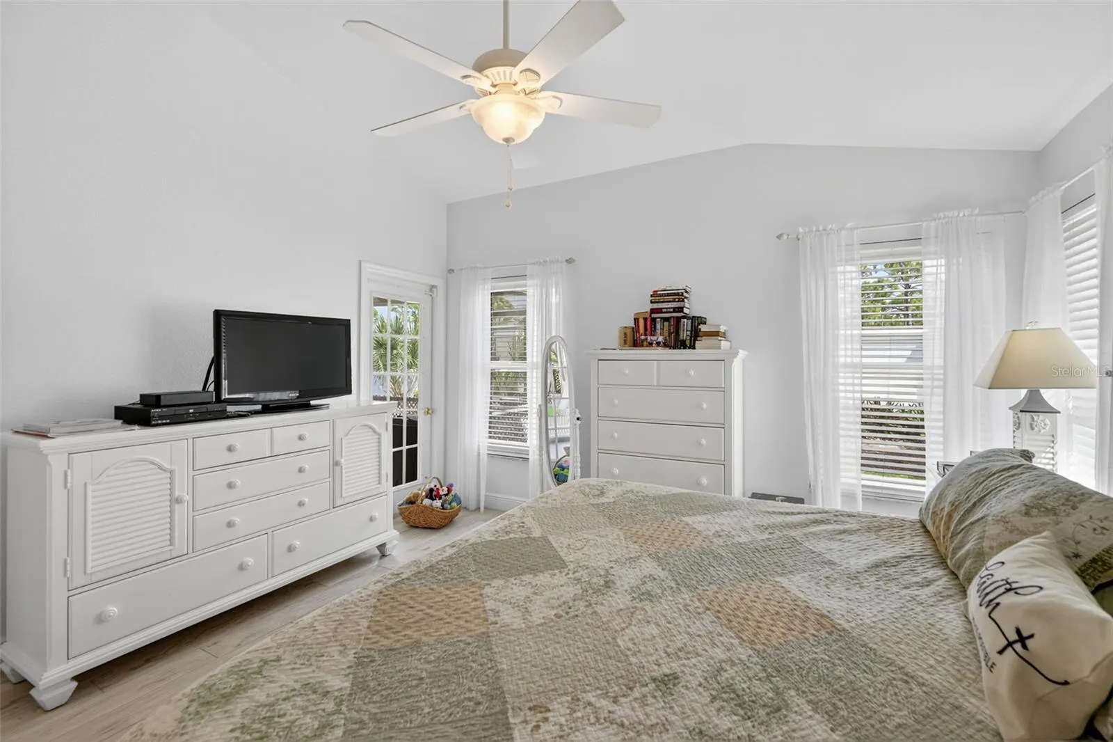2070 KING TARPON DR
