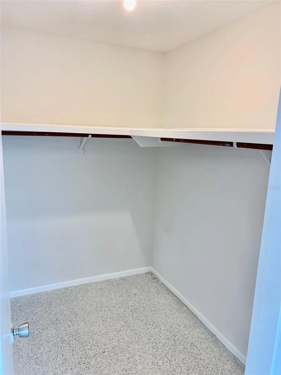 22097 BRONXVILLE AVE