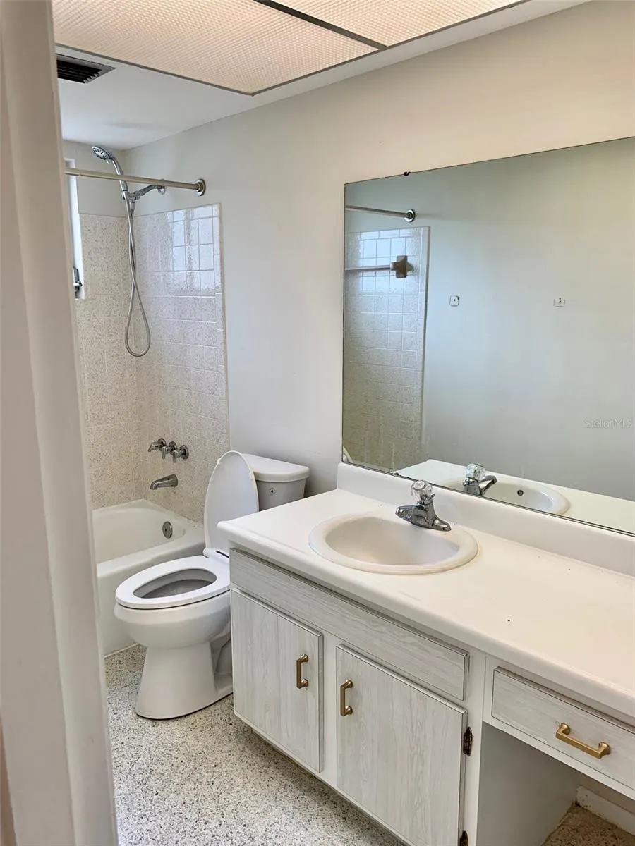 22097 BRONXVILLE AVE
