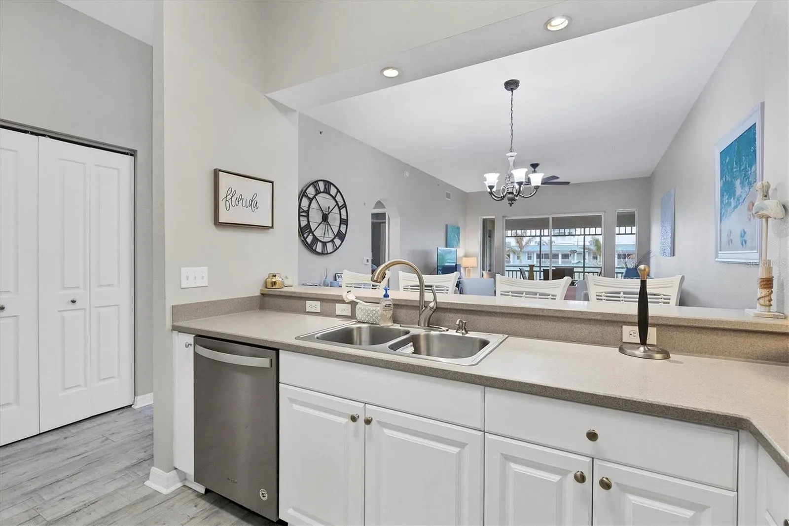5117 MELBOURNE ST #B302, #B302