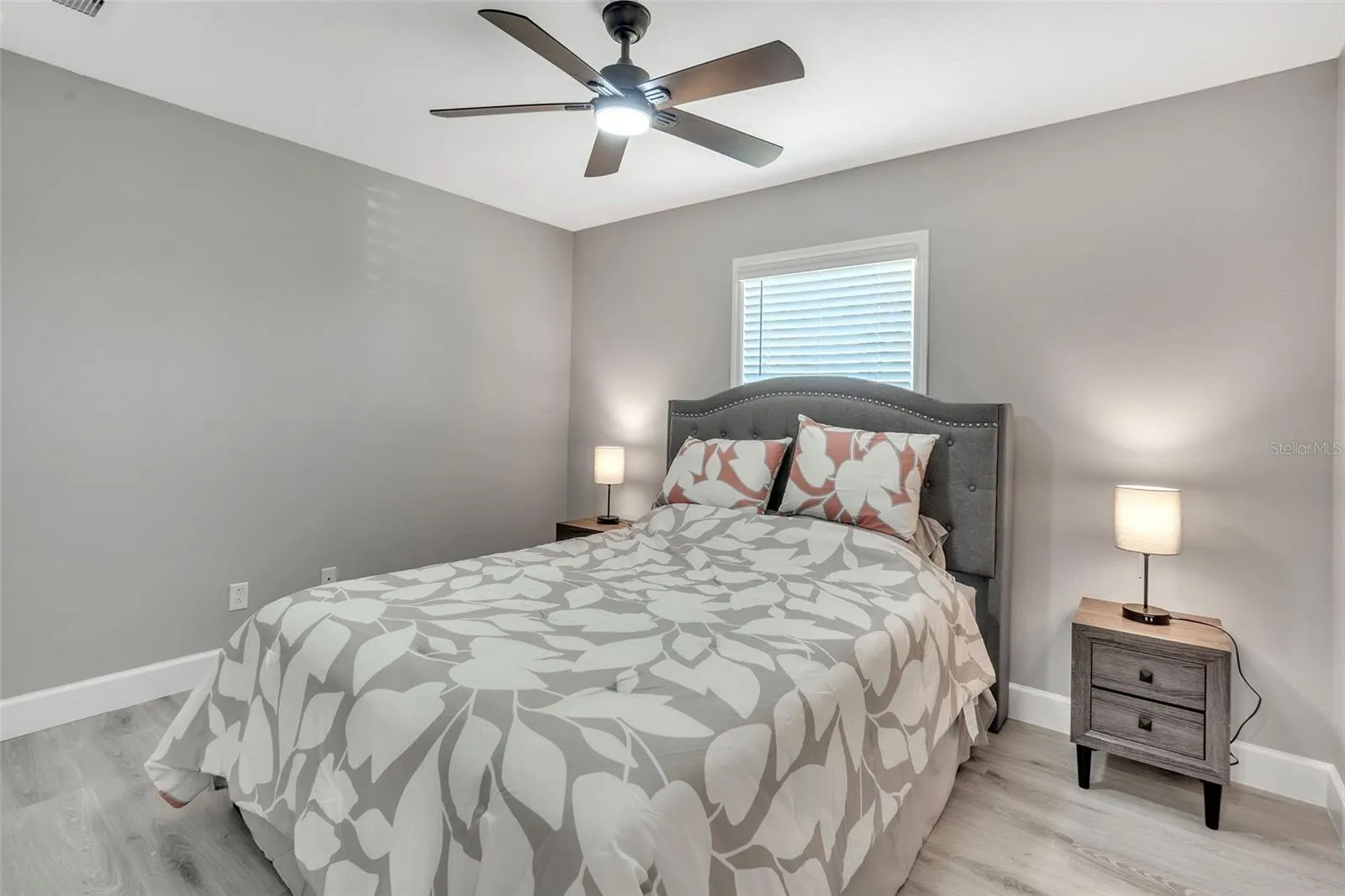 6193 CABAL LN