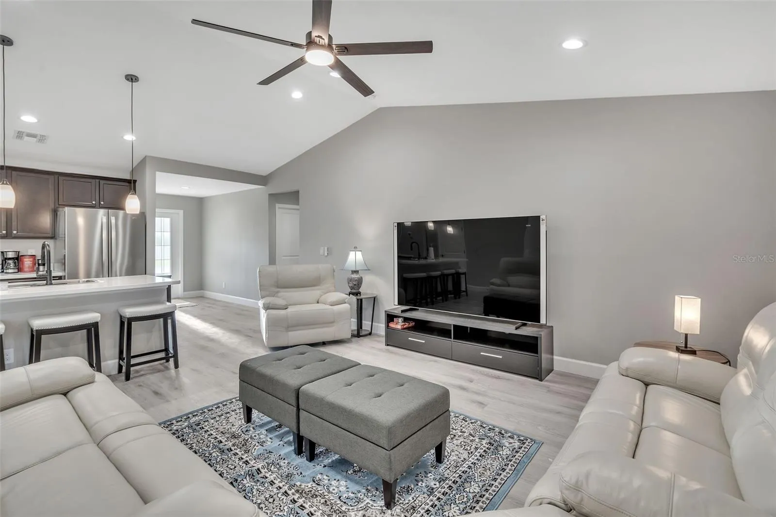 6193 CABAL LN