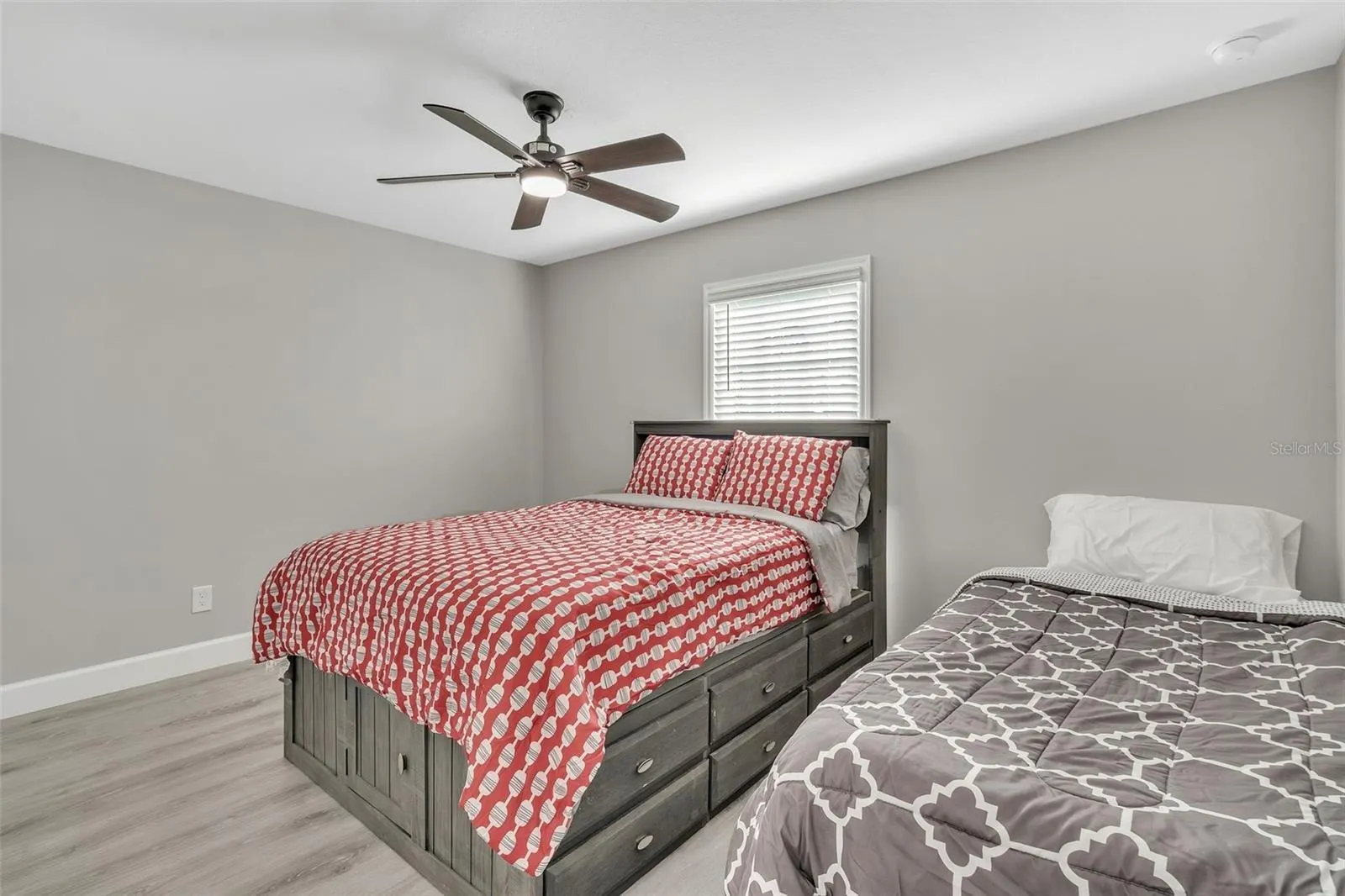 6193 CABAL LN