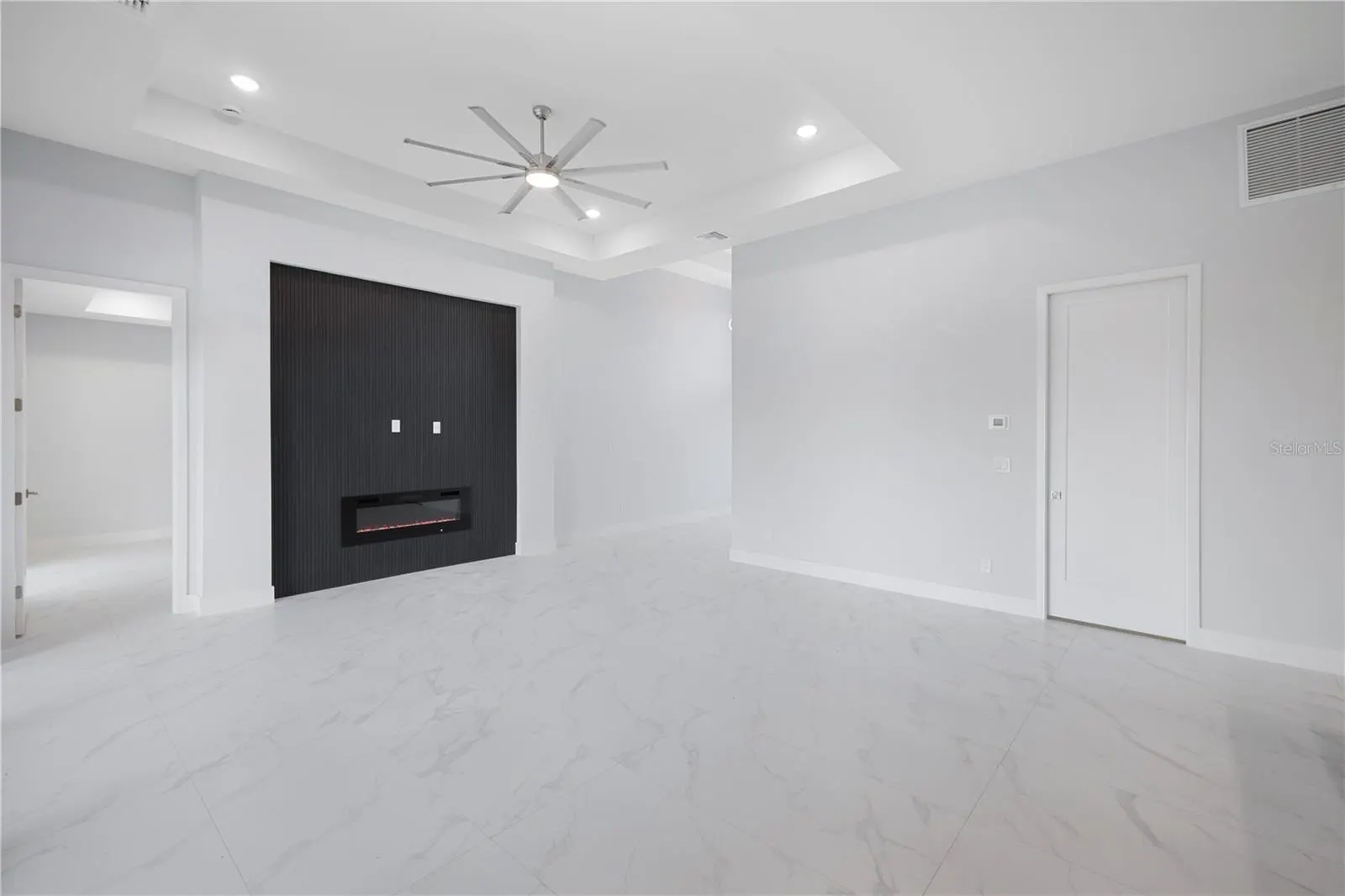10123 BOYLSTON ST
