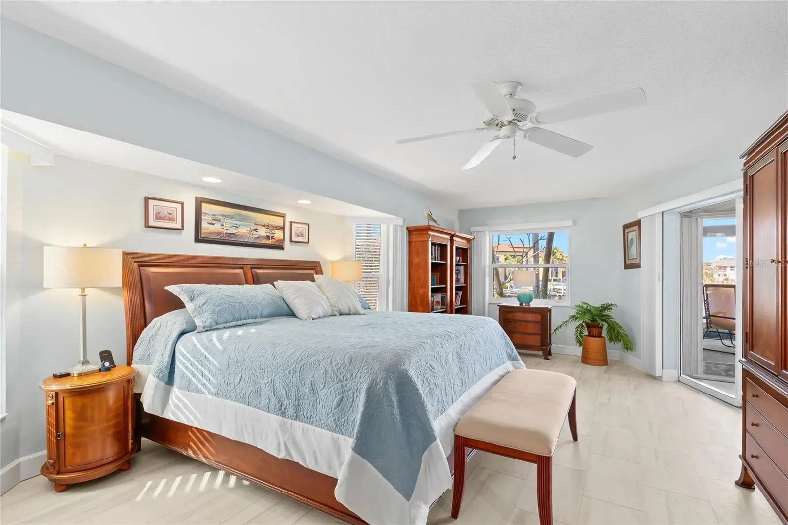 1460 RAVEN CT