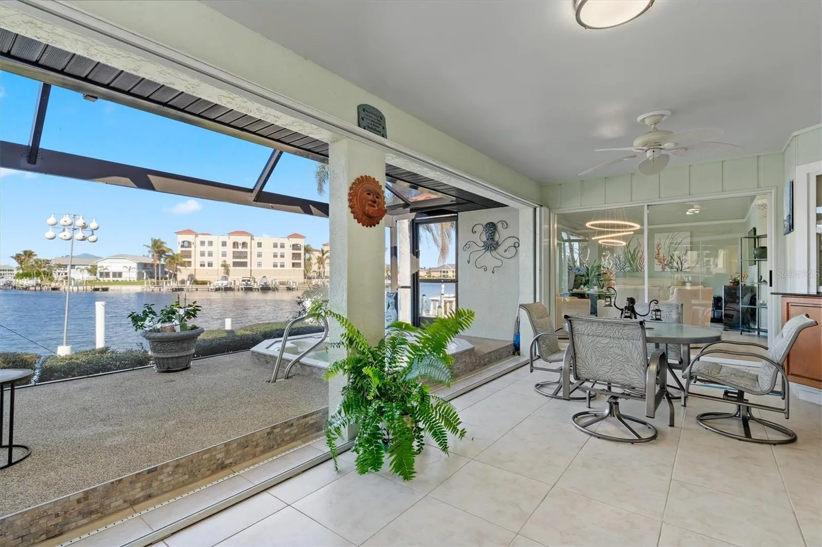 1460 RAVEN CT