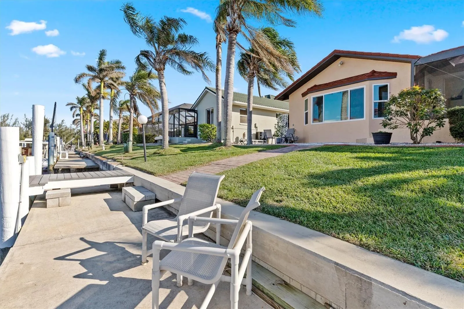 1460 RAVEN CT