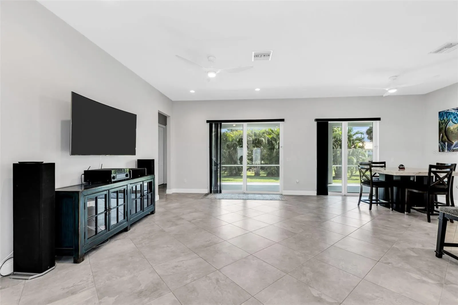 3302 PALM DR