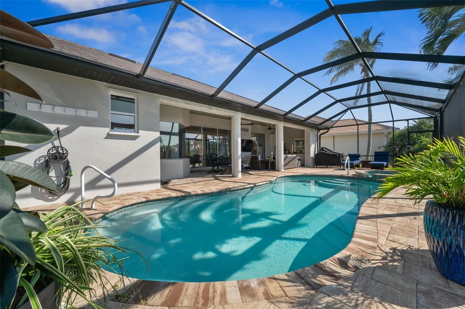 529 LA CARUNA CT