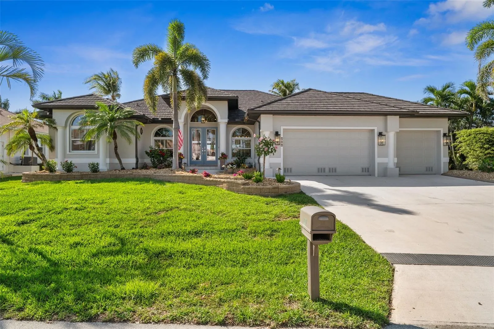 529 LA CARUNA CT