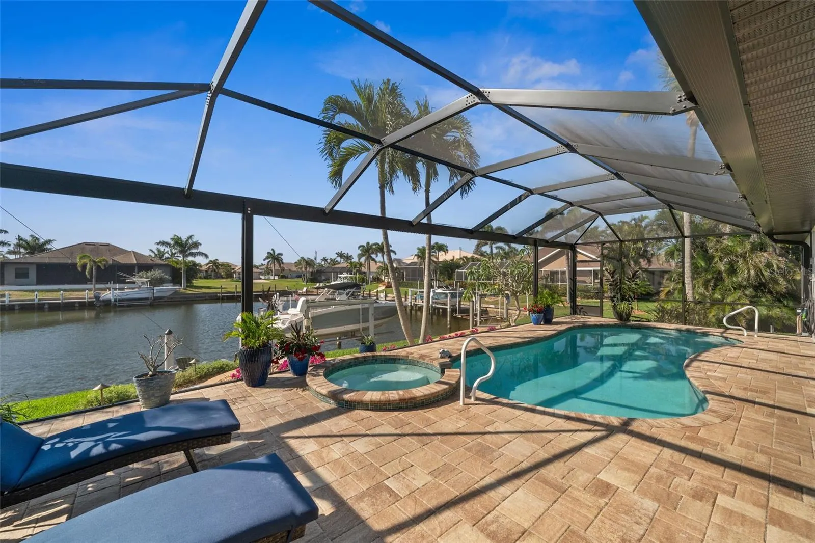 529 LA CARUNA CT