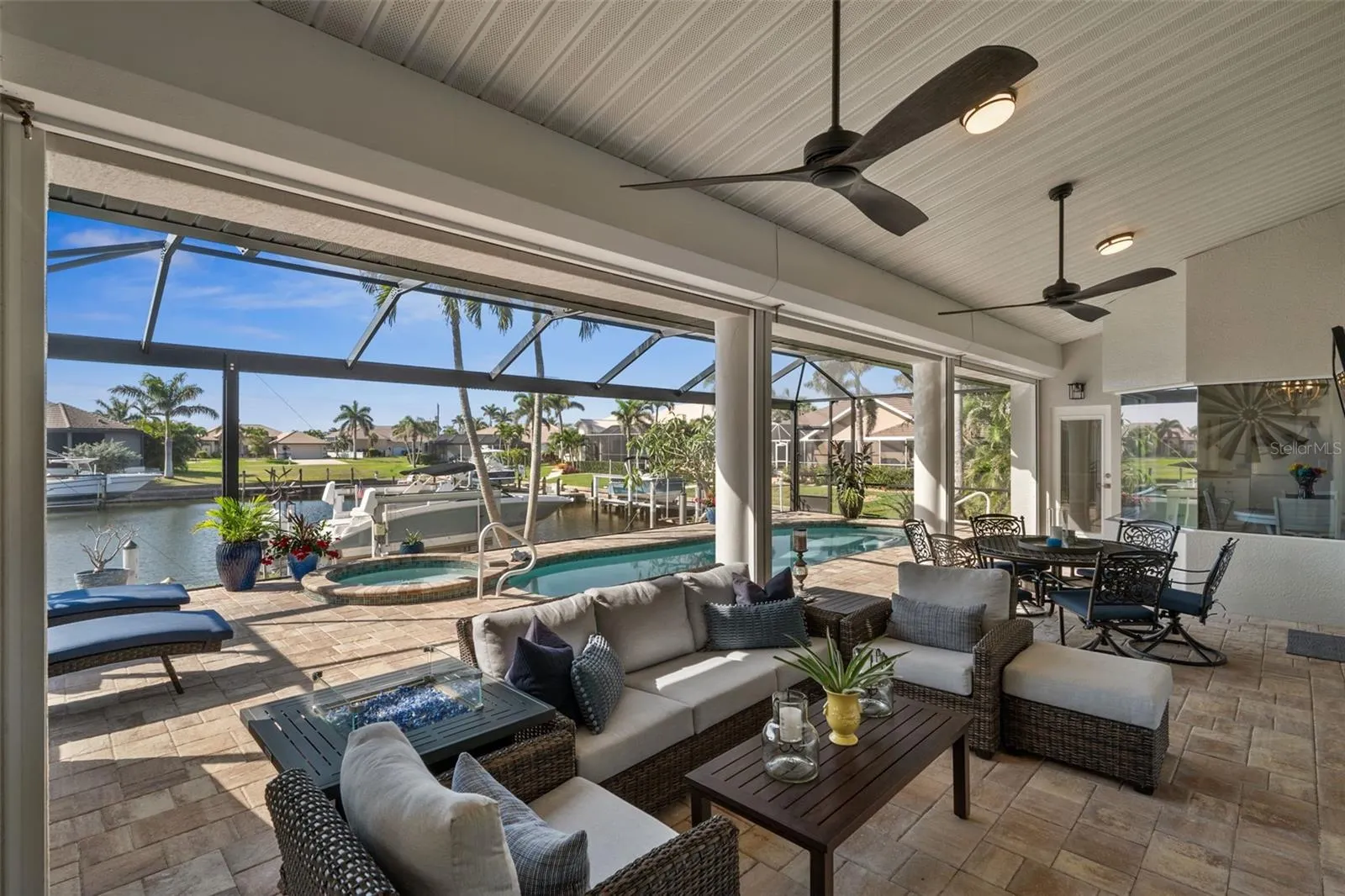 529 LA CARUNA CT