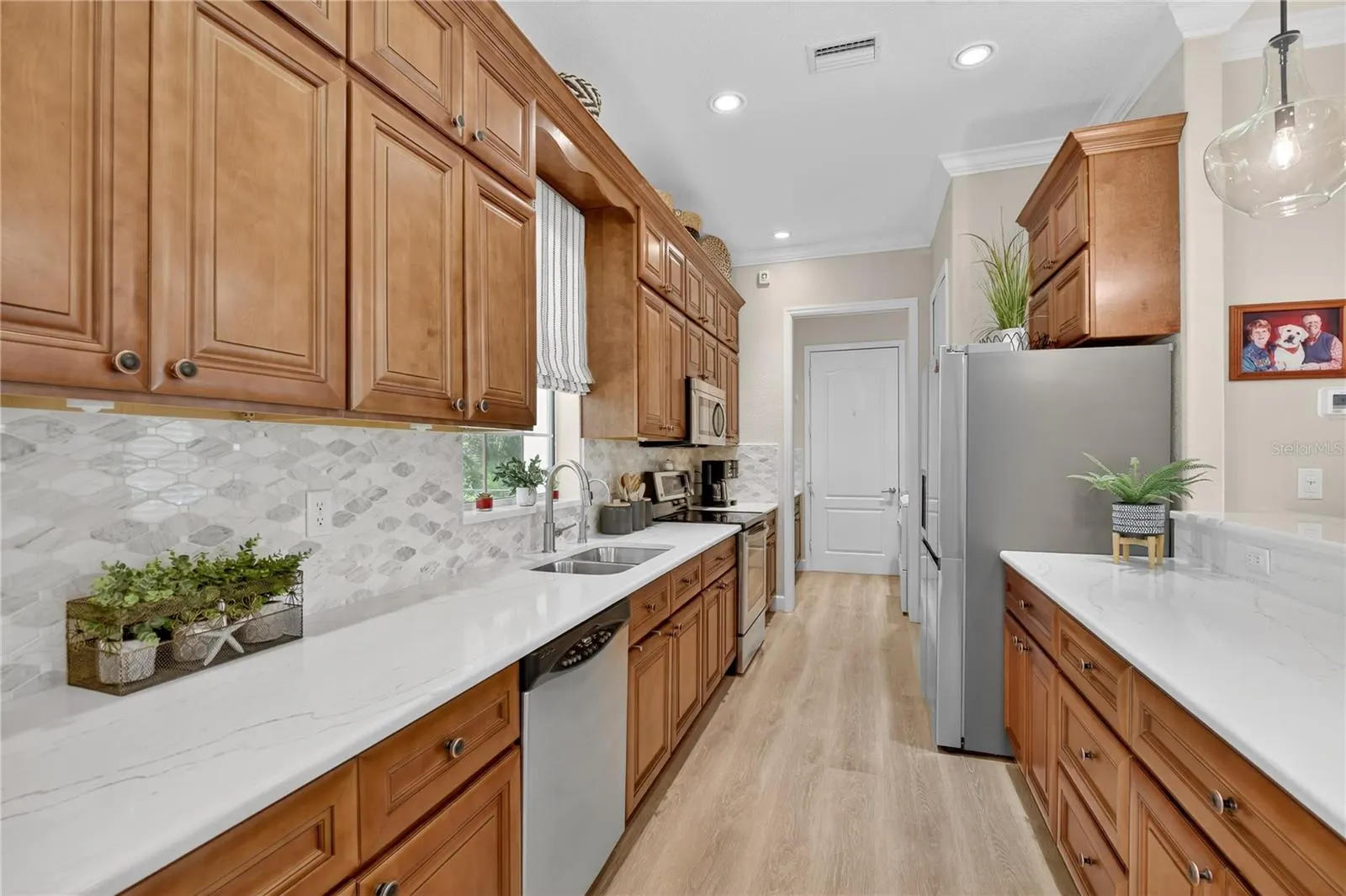 18307 LAKE WORTH BLVD