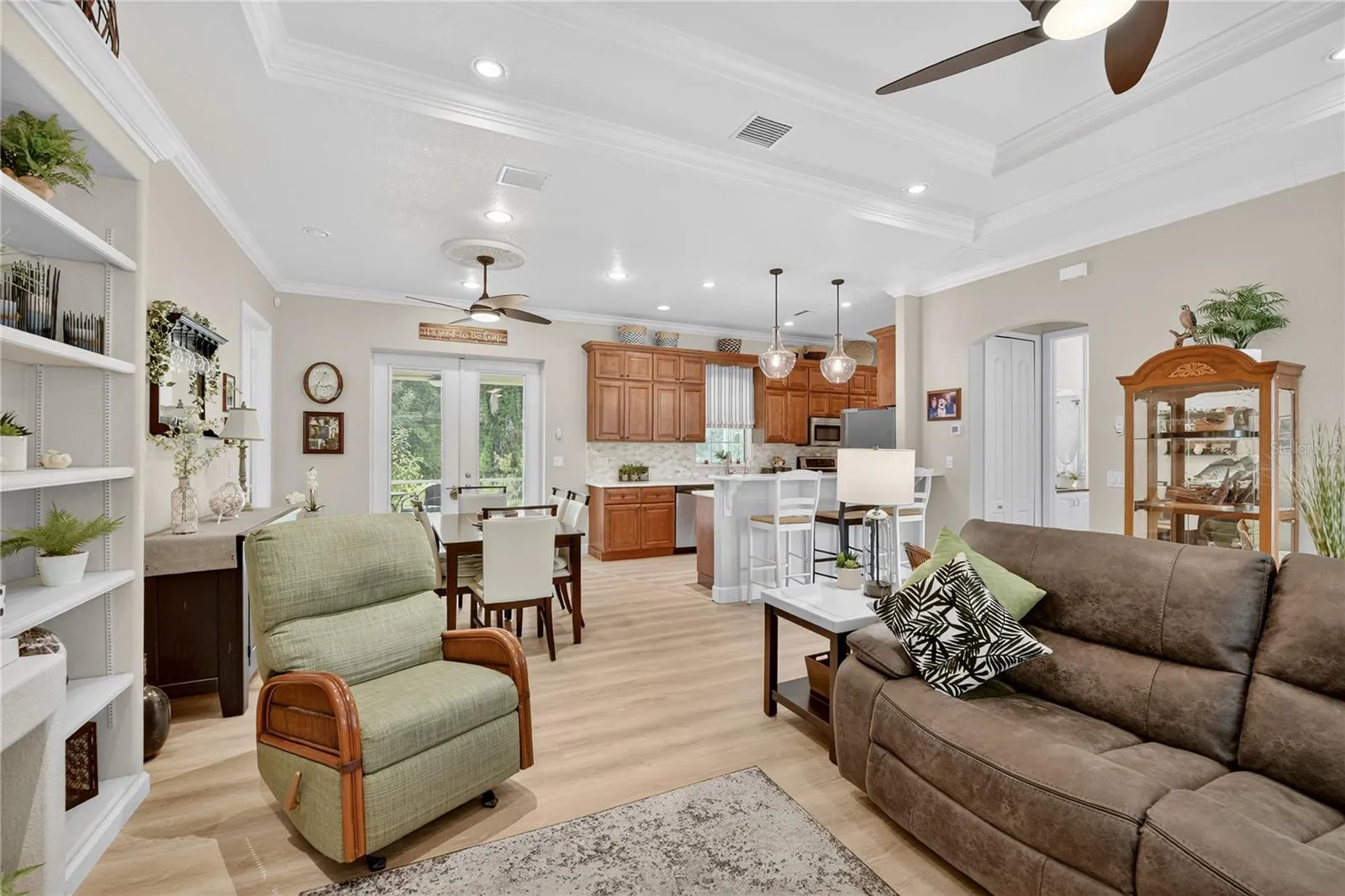 18307 LAKE WORTH BLVD